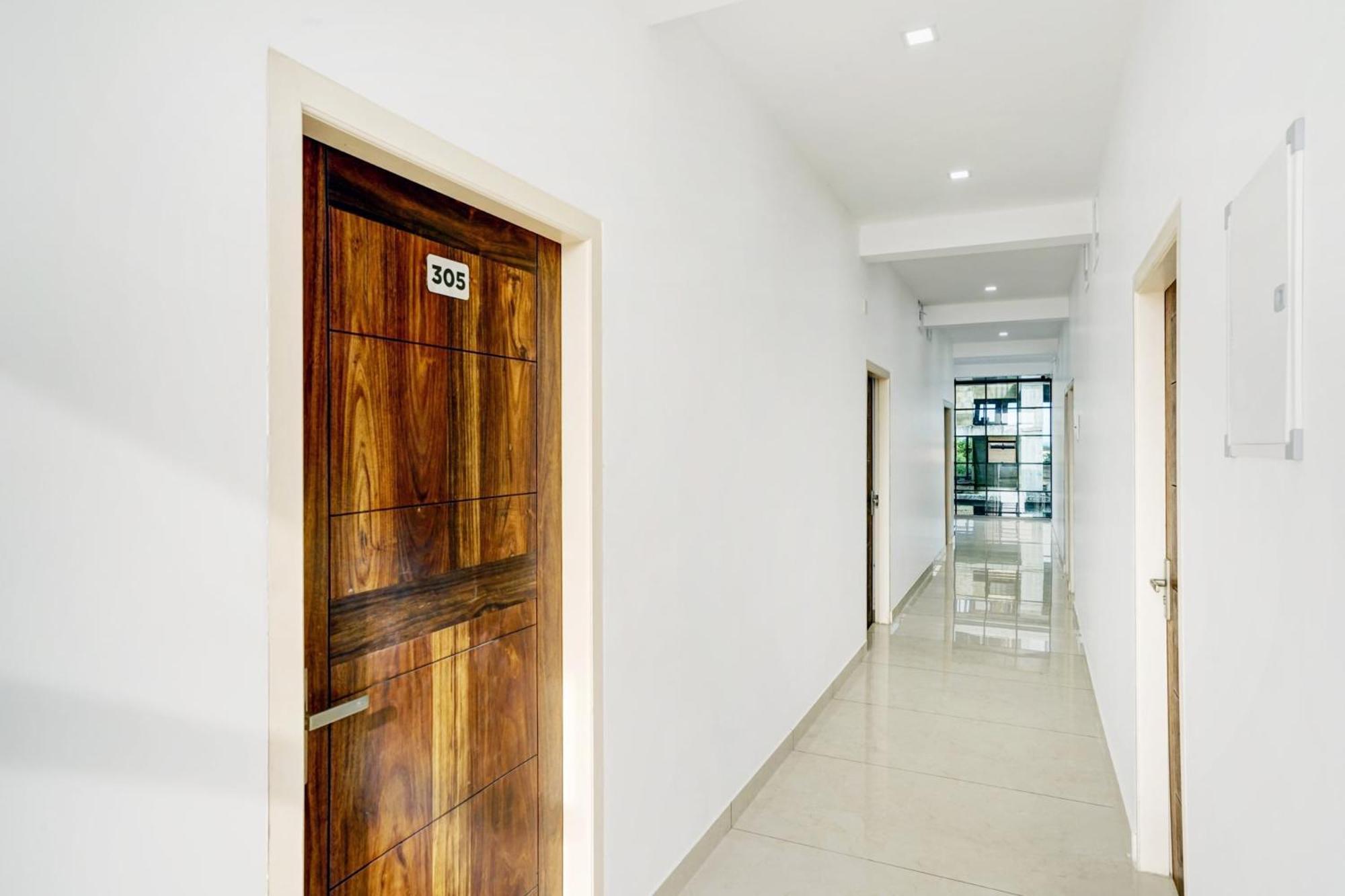 Hotel O Grand Parassini Pāppinisseri Esterno foto